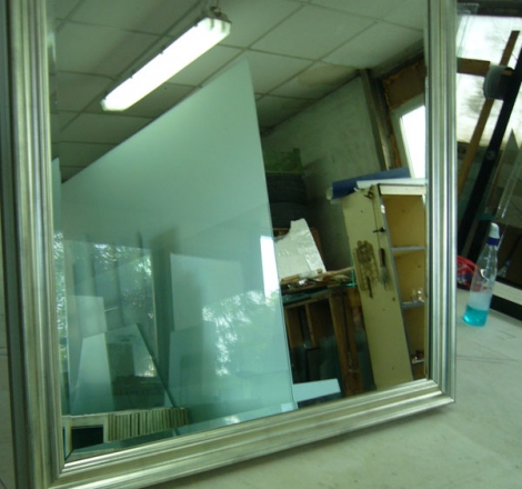 Lustro w ramie z fazą