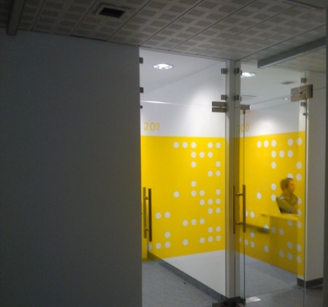 Drzwi szklane, hartowane z naświetlem